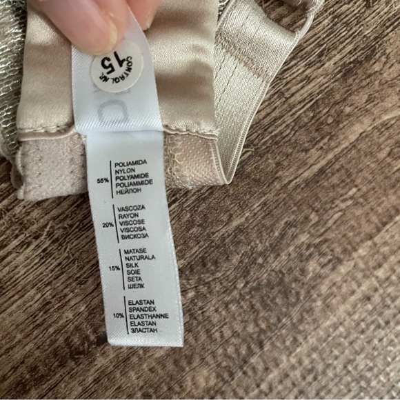 I.D. Sarrieri Women's Tan Lace Silk Balconette Bra Size 34D - Picture 5 of 5